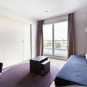 Cosy Apt With Balcony Near Buttes Chaumont , Paris France